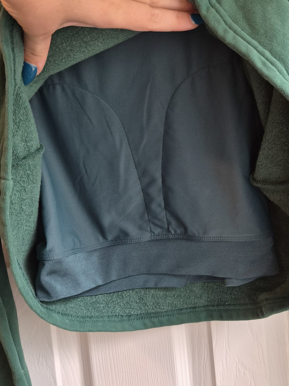 Klassy Network Forest Green Cropped Crewneck Sweatshirt - Picture 3 of 3